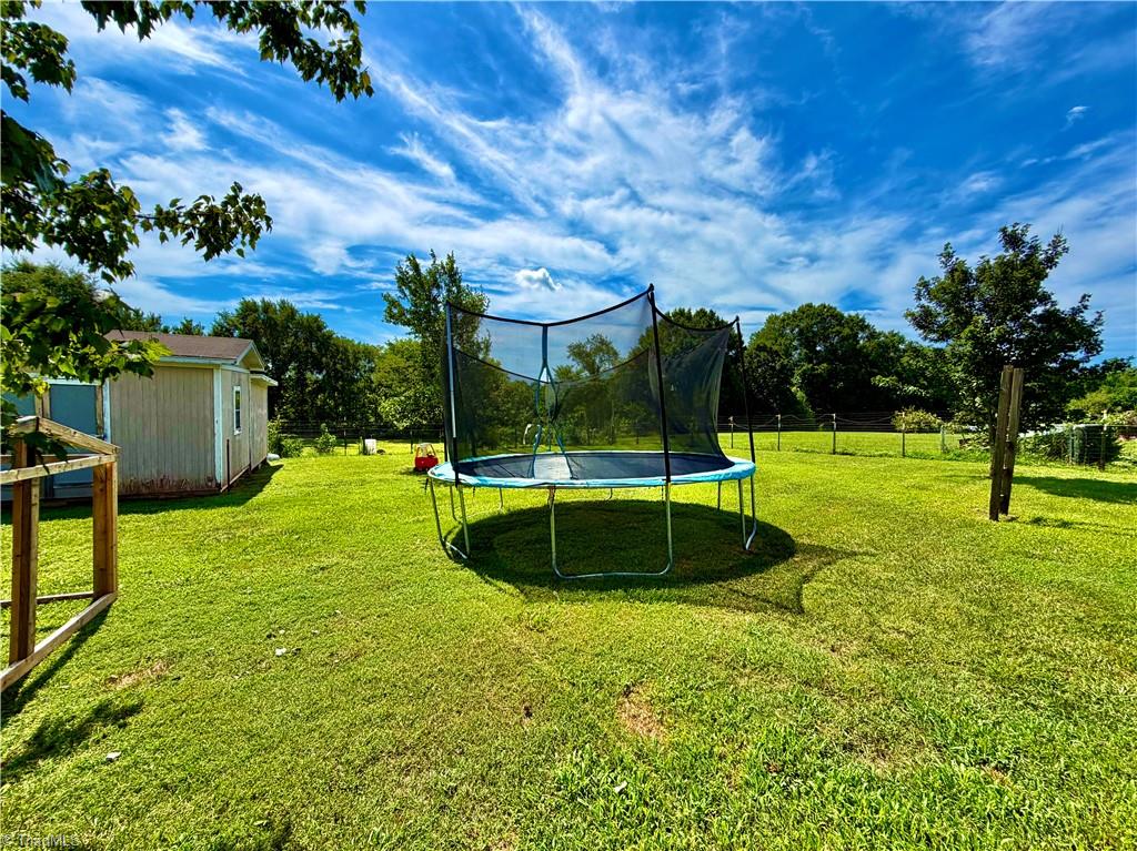 1104 Spring Meadow Drive Property Photo 10
