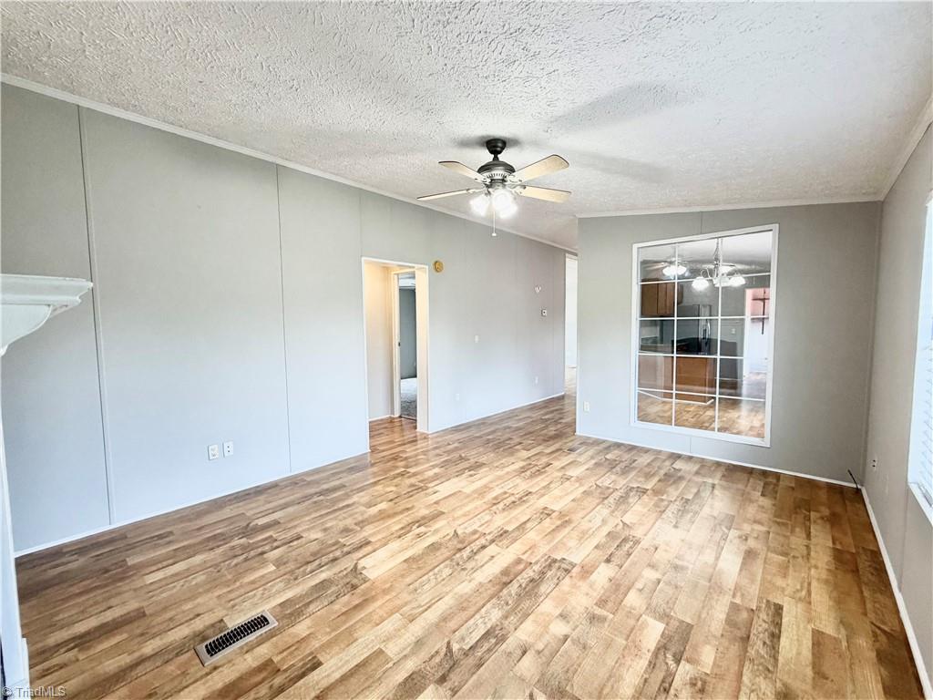 1104 Spring Meadow Drive Property Photo 24