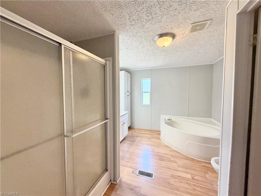 1104 Spring Meadow Drive Property Photo 27
