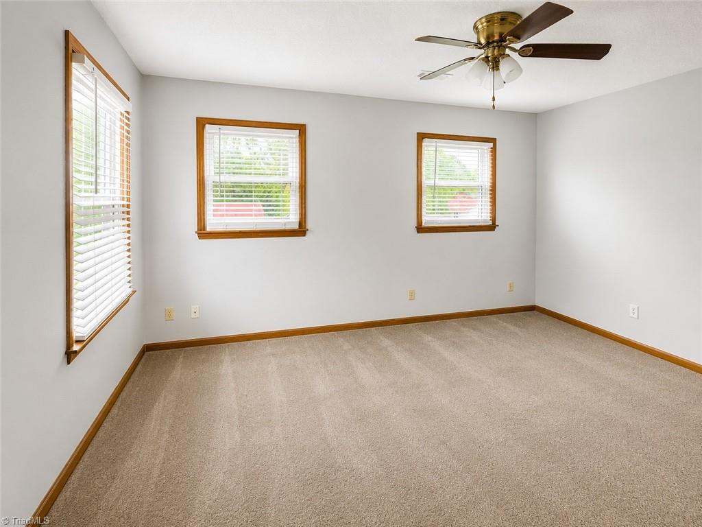 7 Brook Pine Circle Property Photo 9