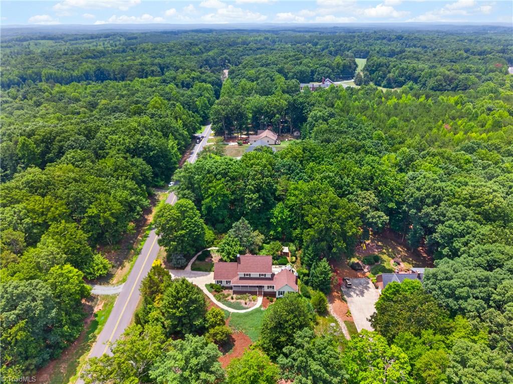 2866 Hickory Drive Property Photo 4