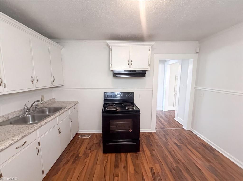 920 Elm Street Property Photo 2