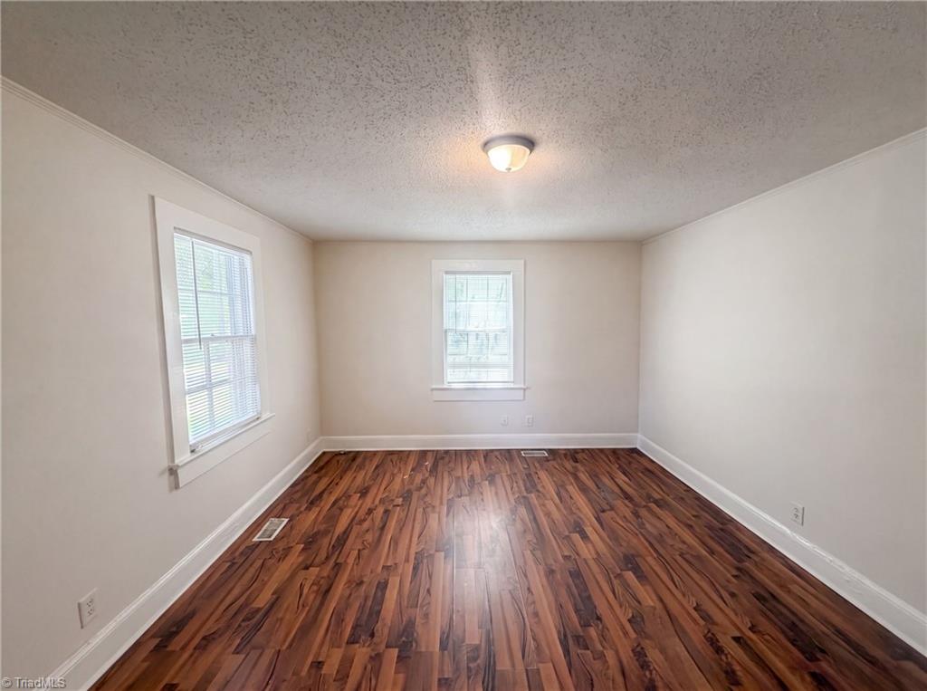 920 Elm Street Property Photo 4