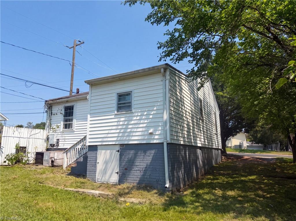 920 Elm Street Property Photo 5