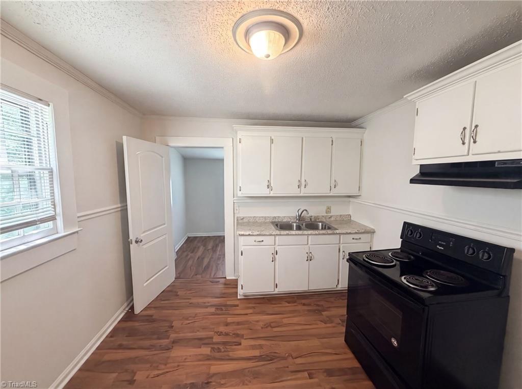 920 Elm Street Property Photo 13