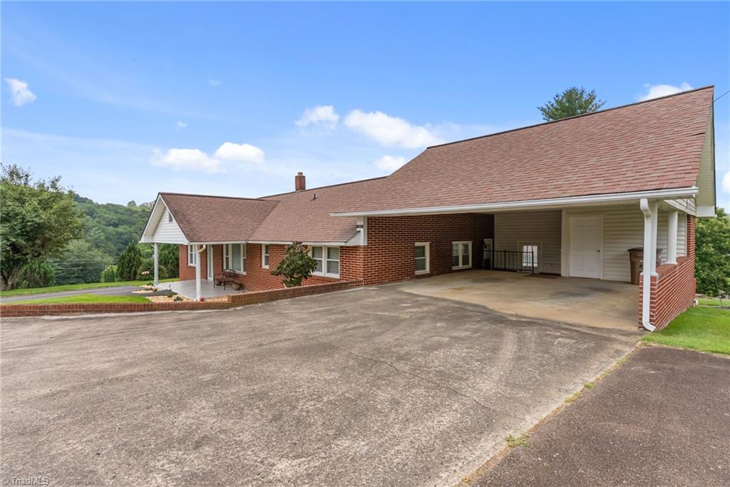 290 Riverview Drive Property Photo 5
