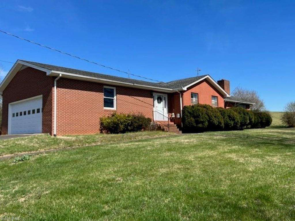 4445 E Pine Street Property Photo 2