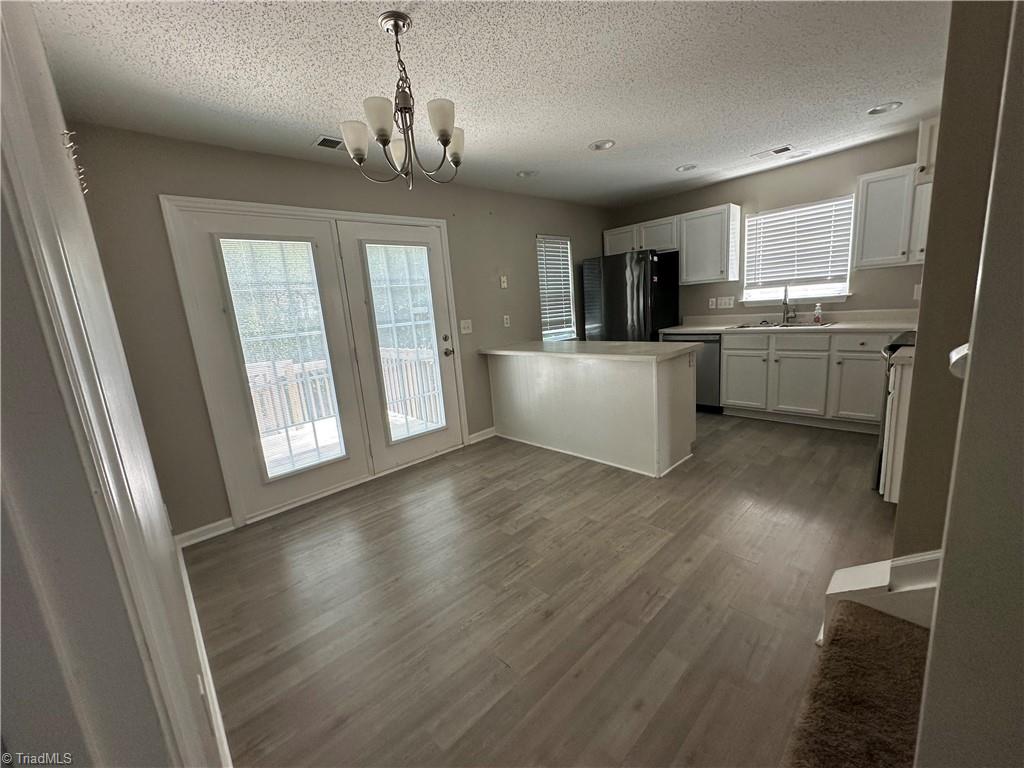 3153 Kensington Place Property Photo 6
