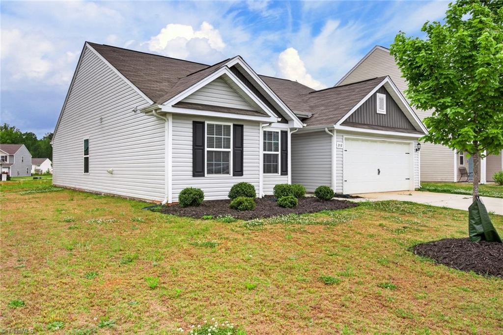 2112 Briar Run Drive Property Photo 2