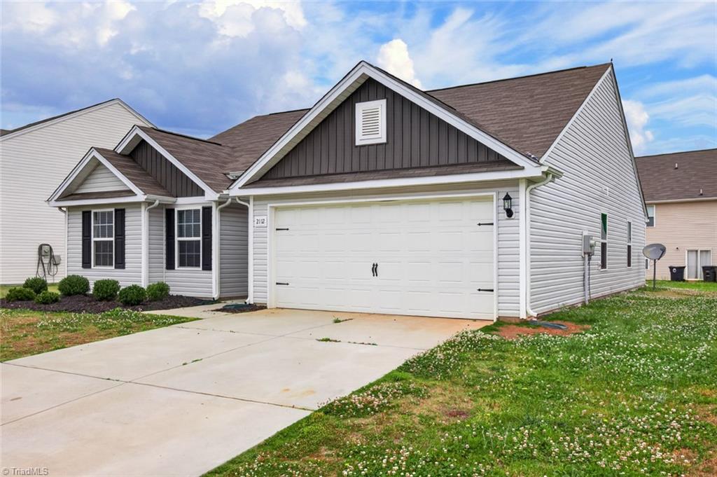 2112 Briar Run Drive Property Photo 3