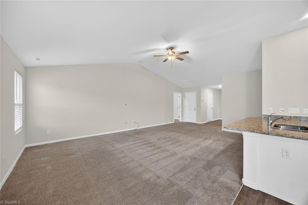 2112 Briar Run Drive Property Photo 7