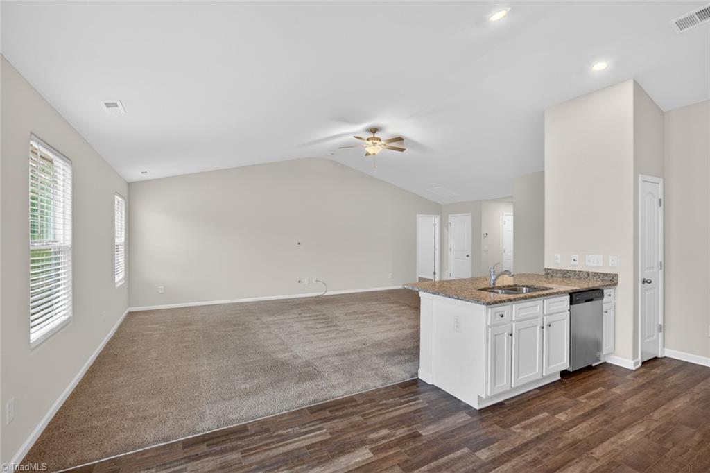 2112 Briar Run Drive Property Photo 14