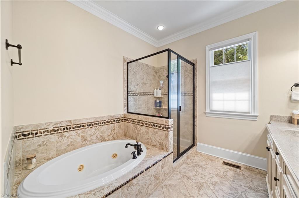 7517 Henson Forest Drive Property Photo 25