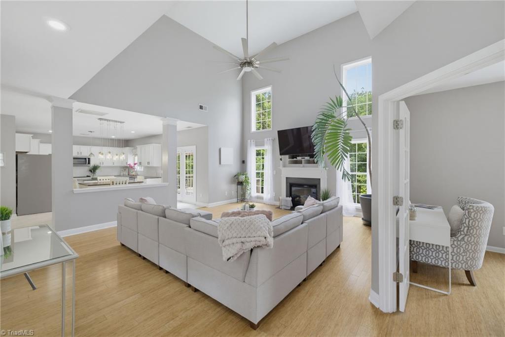 1583 Majestic Terrace Property Photo 6