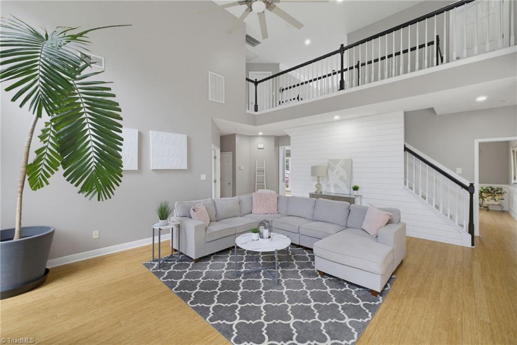 1583 Majestic Terrace Property Photo 8