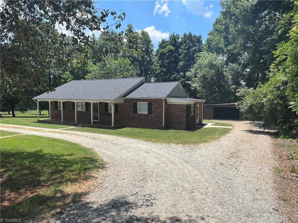 5879 Stanley Huff Road Property Photo 1