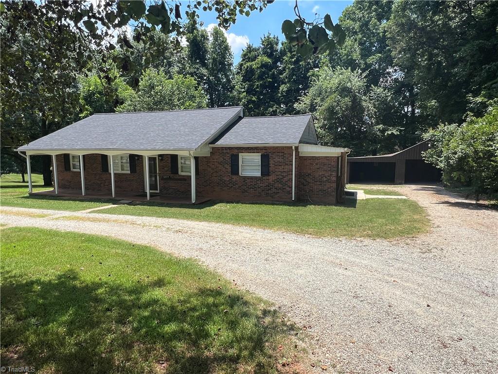 5879 Stanley Huff Road Property Photo 2