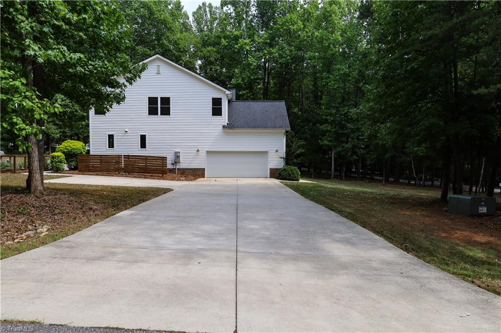6012 Thistle Trace Property Photo 4