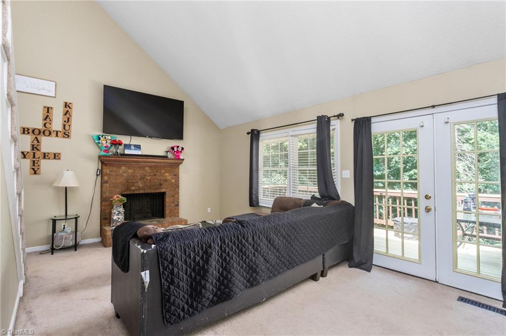 147 Glen Meadow Drive Property Photo 4