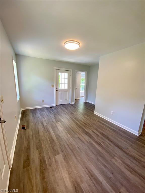 627 Dailey Street Property Photo 6
