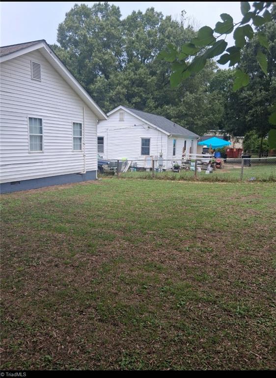 627 Dailey Street Property Photo 23