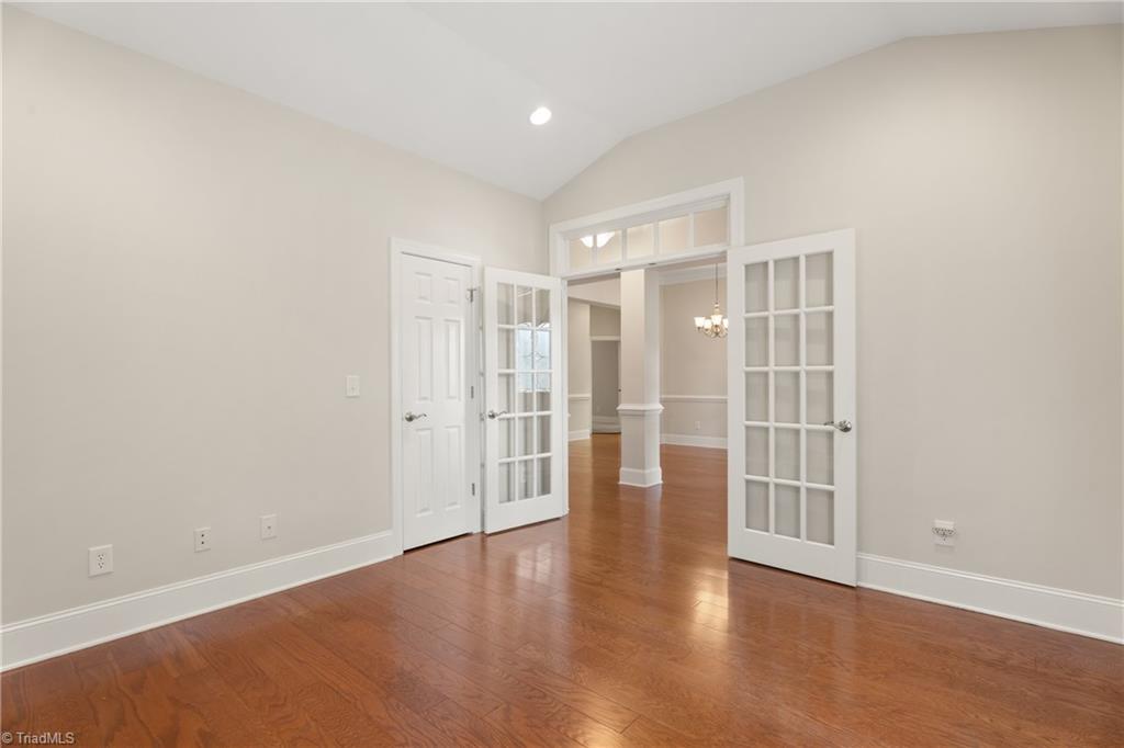 5551 Foxgate Circle Property Photo 9