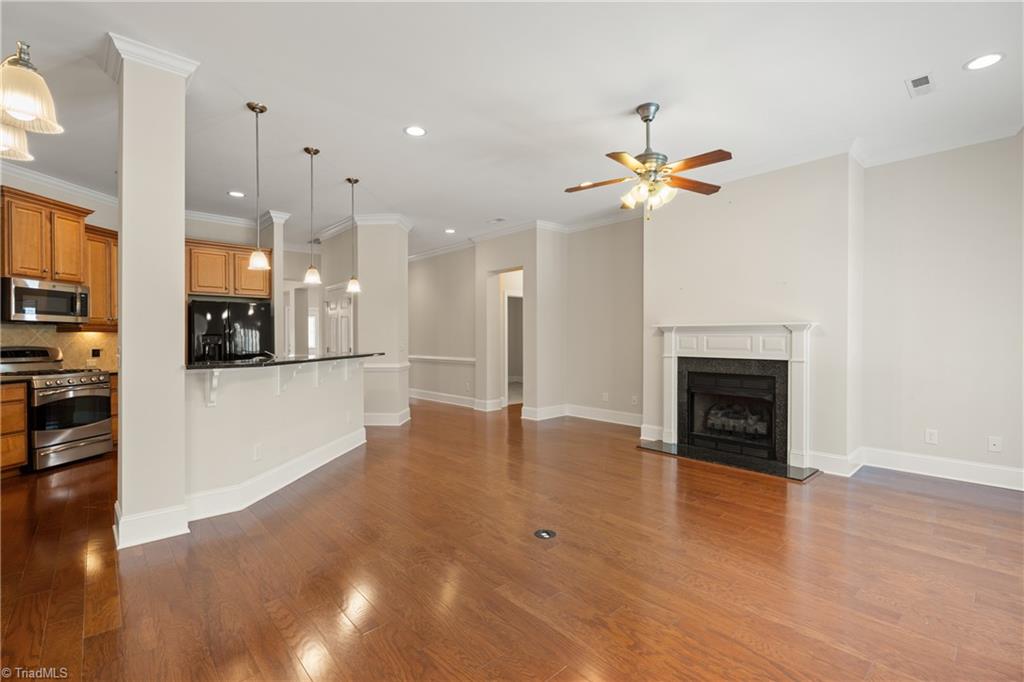 5551 Foxgate Circle Property Photo 11