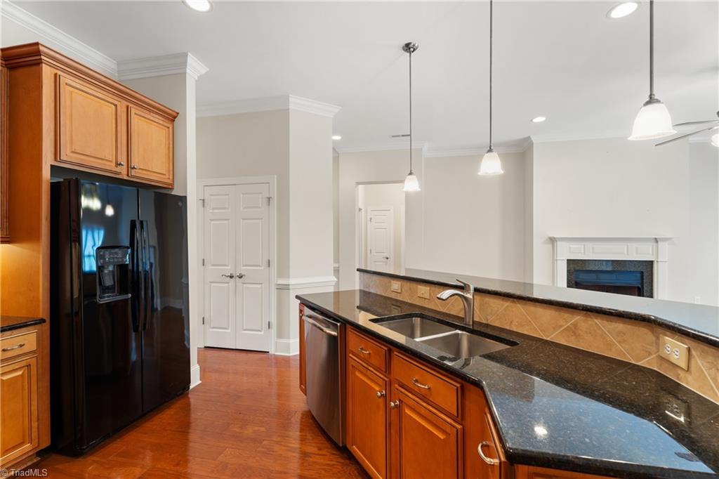 5551 Foxgate Circle Property Photo 13