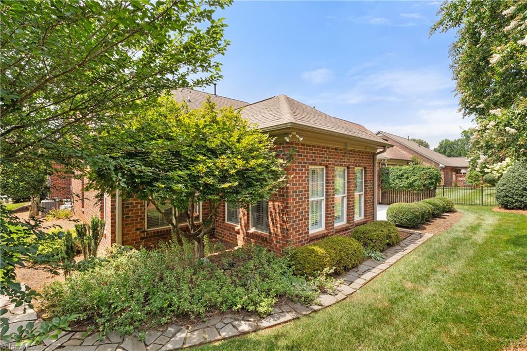 5551 Foxgate Circle Property Photo 34
