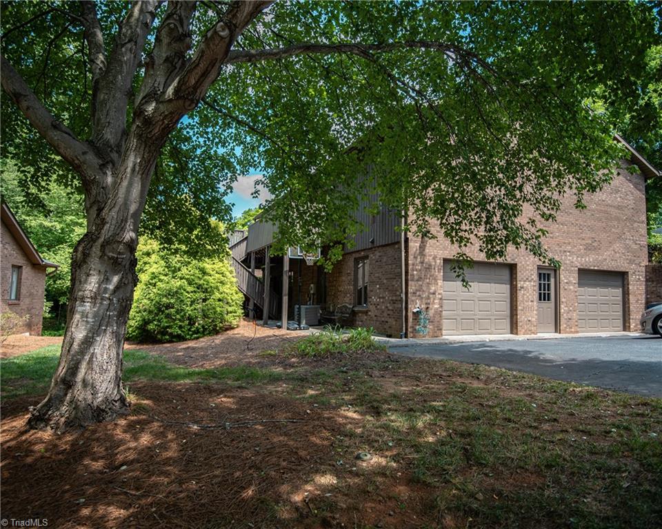 137 Breckindale Circle Property Photo 3