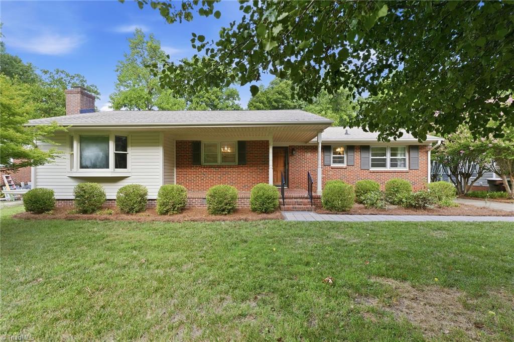 2905 Shamrock Drive Property Photo 1