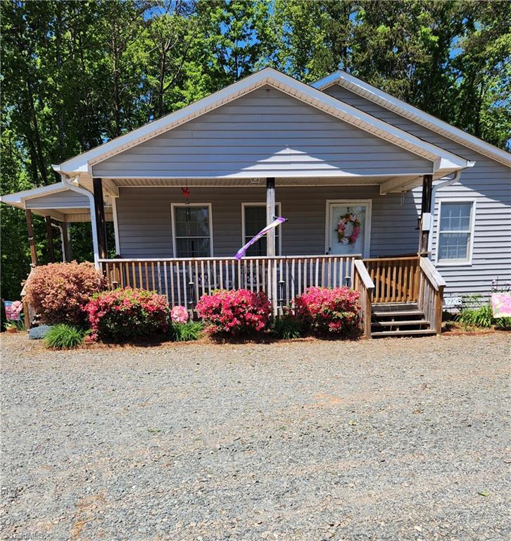 2095 Piney Mountain Road Property Photo 1