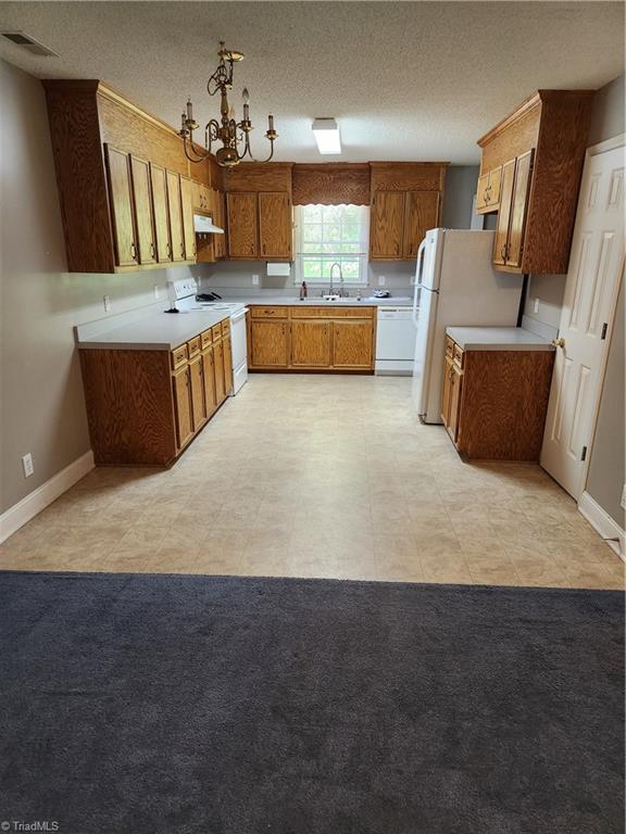 2095 Piney Mountain Road Property Photo 2