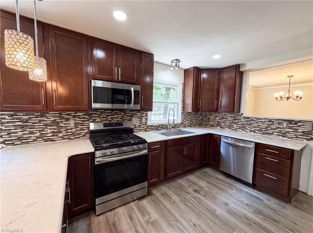 800 Edinburgh Drive Property Photo 2