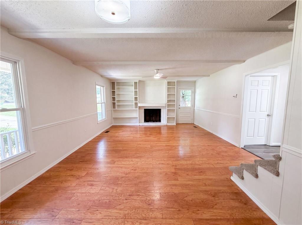 800 Edinburgh Drive Property Photo 3