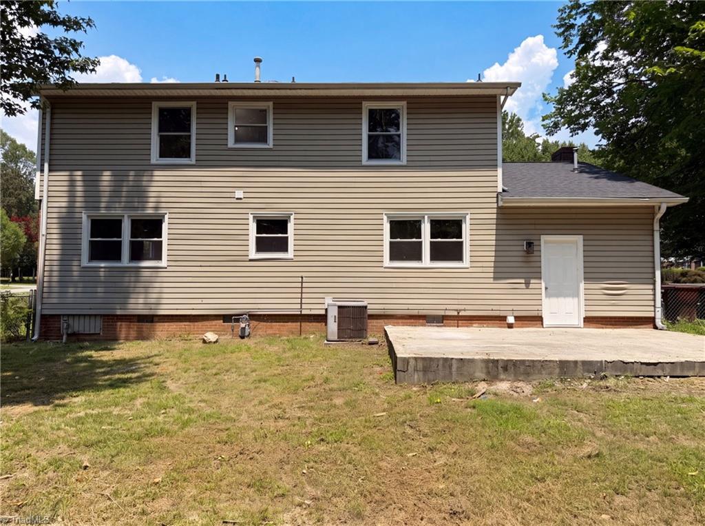 800 Edinburgh Drive Property Photo 5