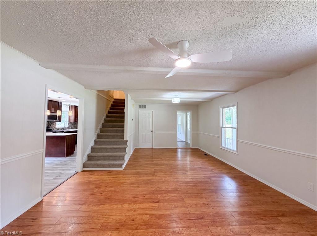 800 Edinburgh Drive Property Photo 6