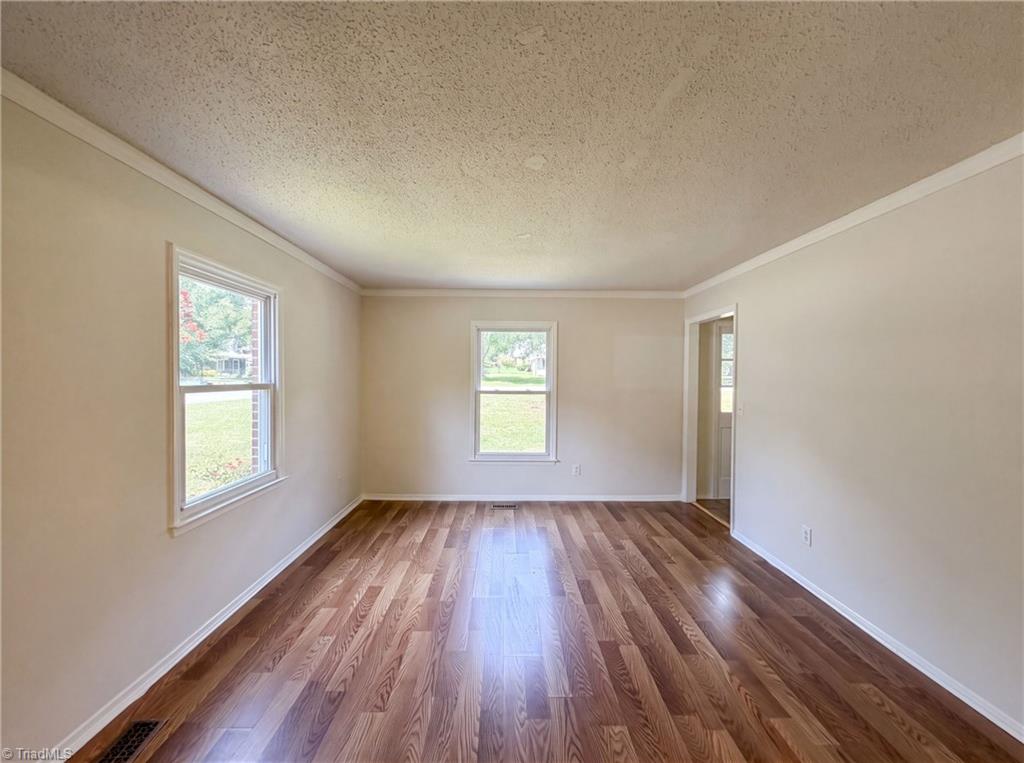 800 Edinburgh Drive Property Photo 8