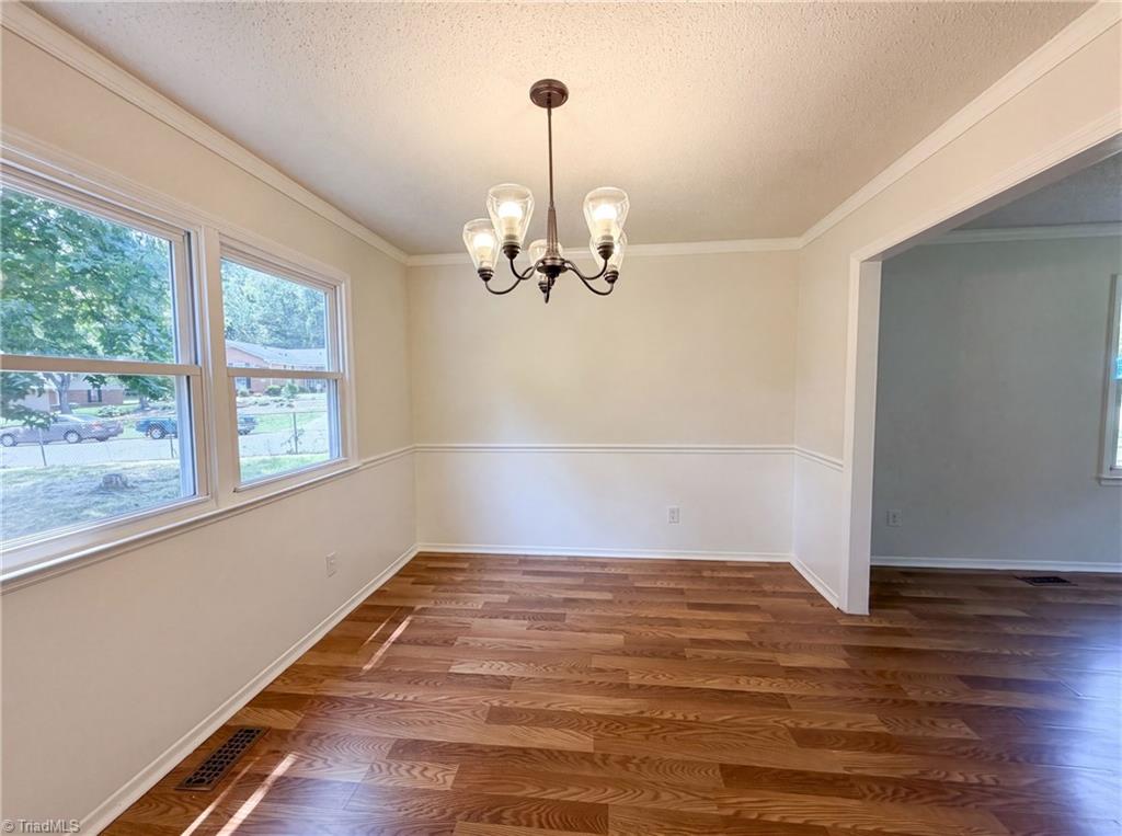 800 Edinburgh Drive Property Photo 10