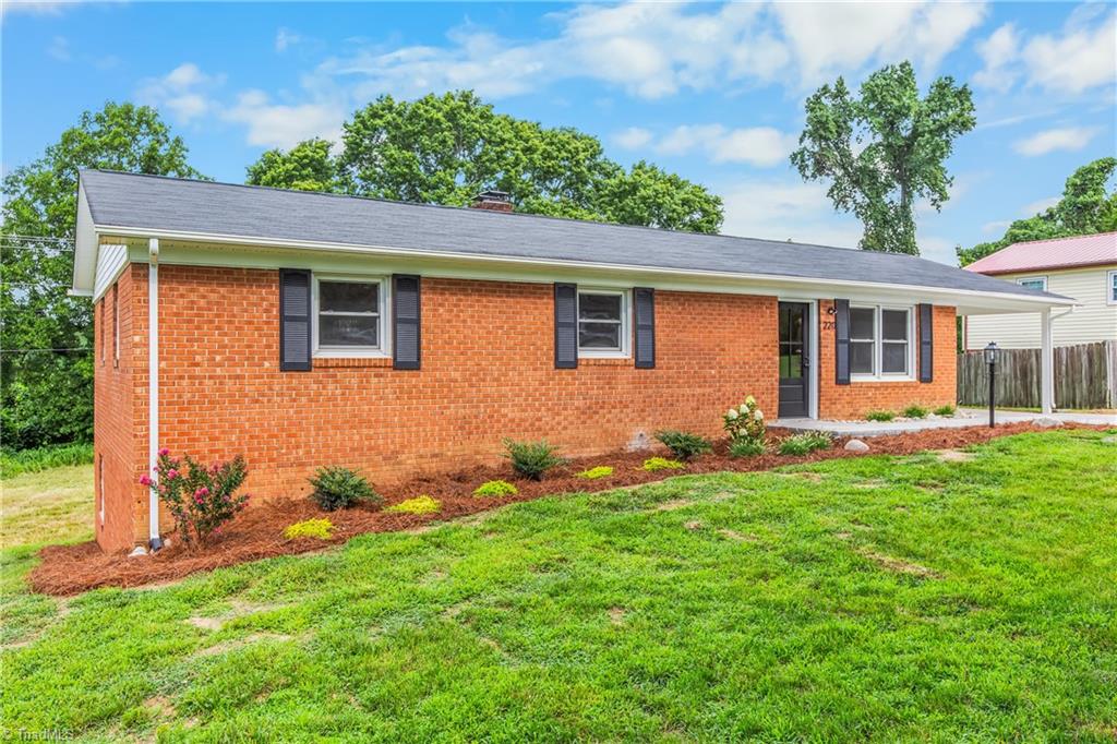 220 Kerner Knolls Drive Property Photo 4