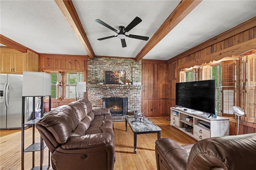 1211 E Willowbrook Drive Property Photo 16
