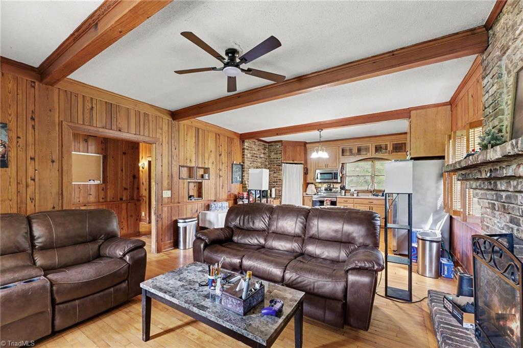 1211 E Willowbrook Drive Property Photo 17