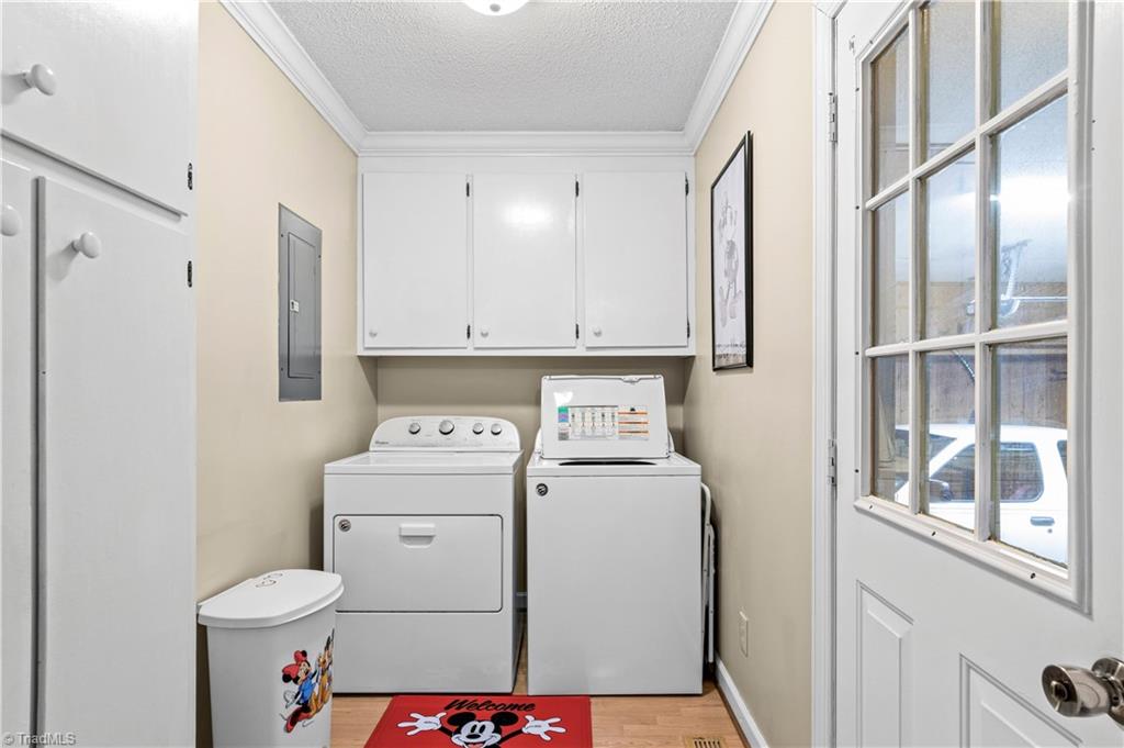 4721 Whisper Oak Drive Property Photo 8