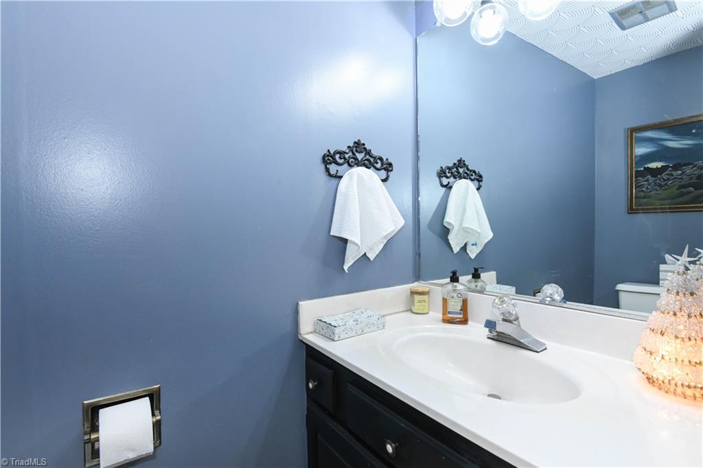 1717 Ternberry Road Property Photo 9