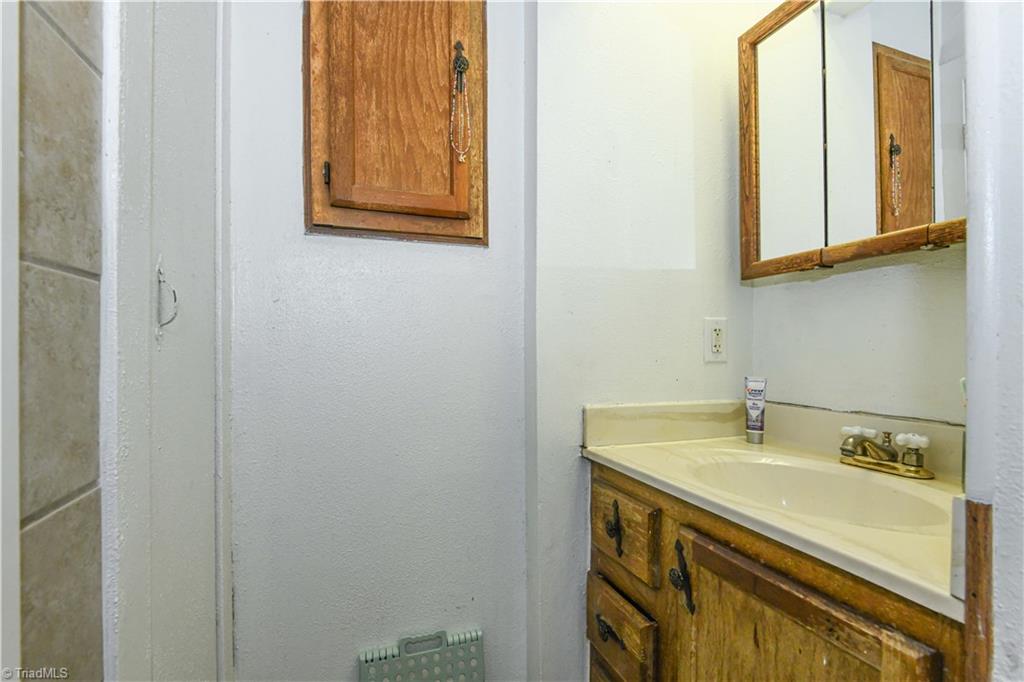 1806 Walker Avenue Property Photo 25