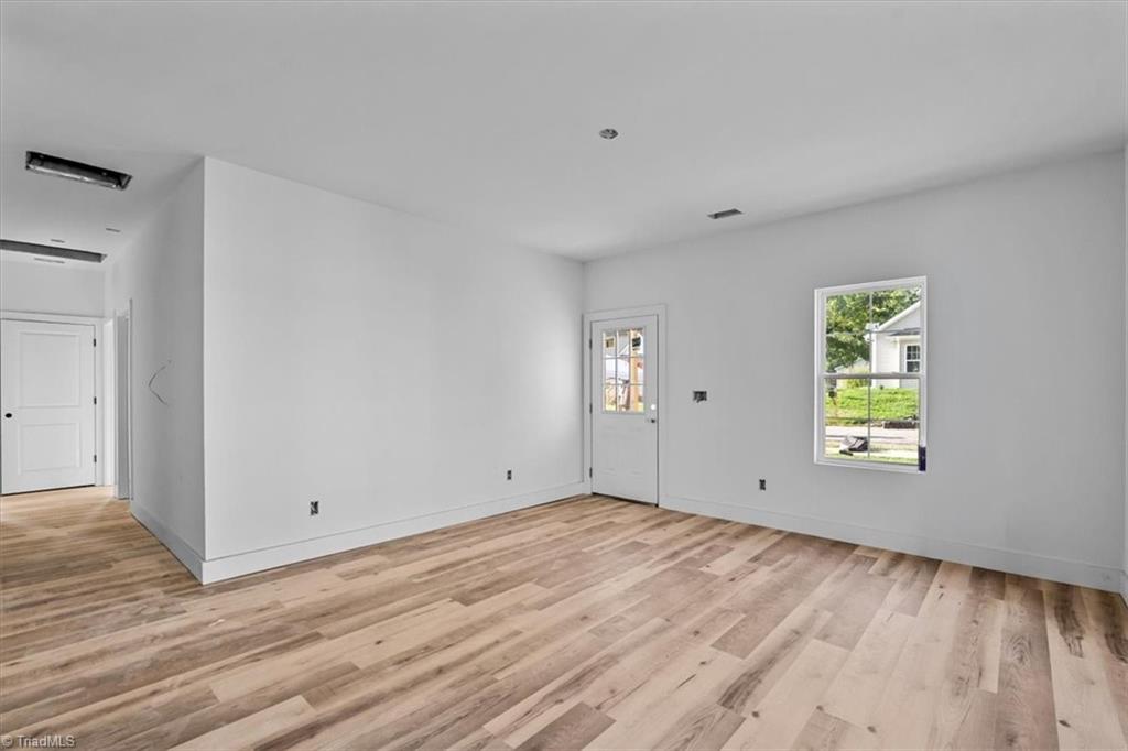 814 Vail Avenue Property Photo 5
