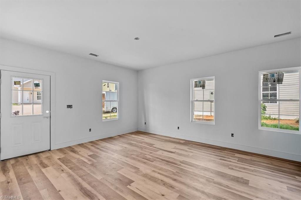 814 Vail Avenue Property Photo 6