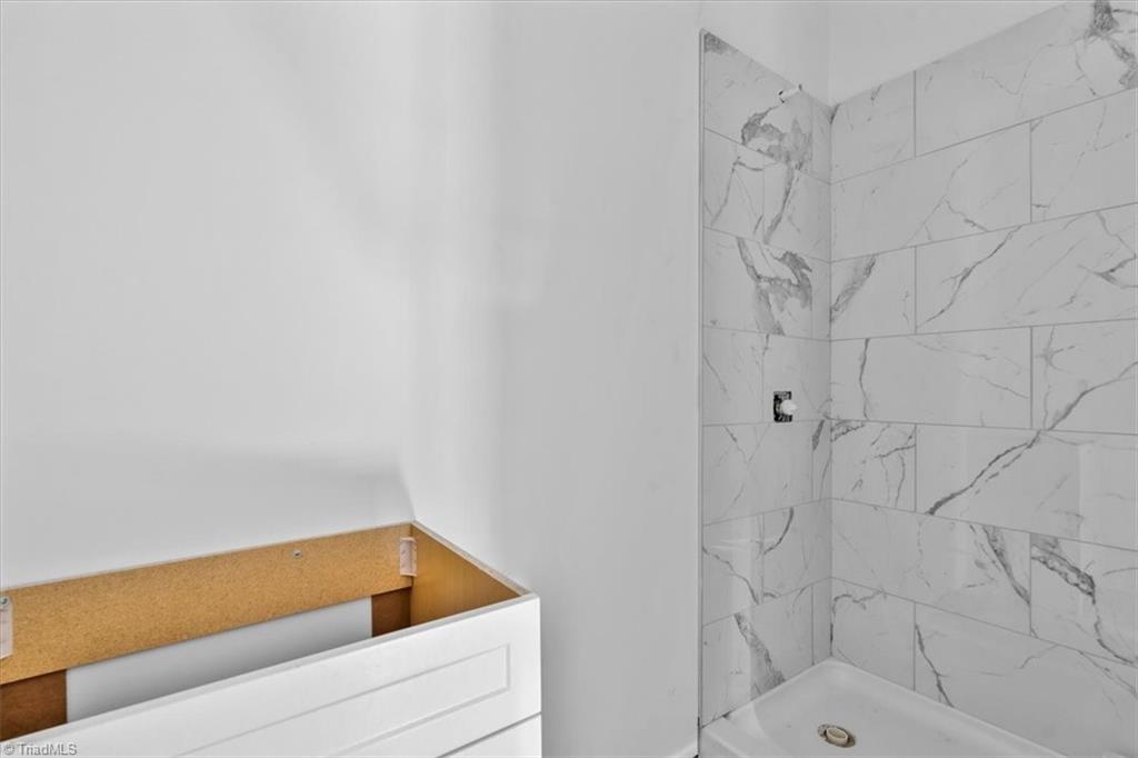 814 Vail Avenue Property Photo 17
