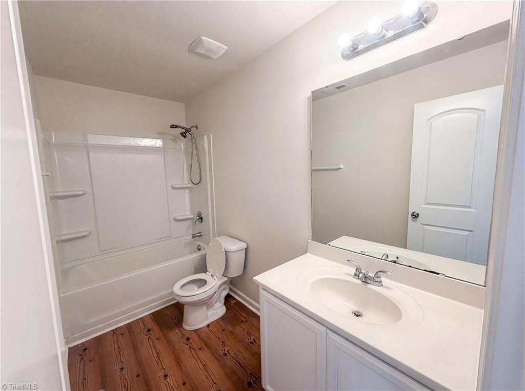 1134 Aster Way Property Photo 8