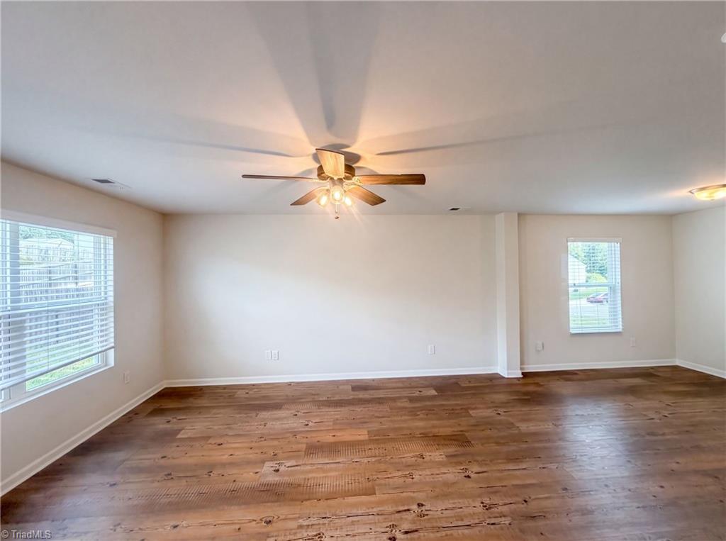 1134 Aster Way Property Photo 13